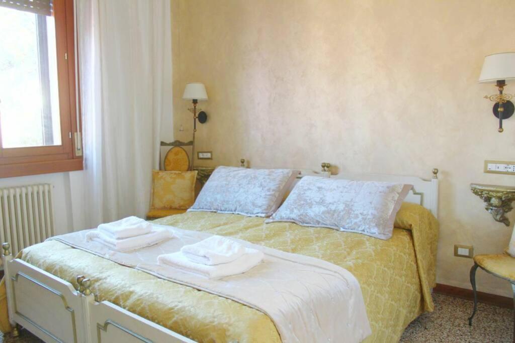 The Golden Apartment Венеція Екстер'єр фото